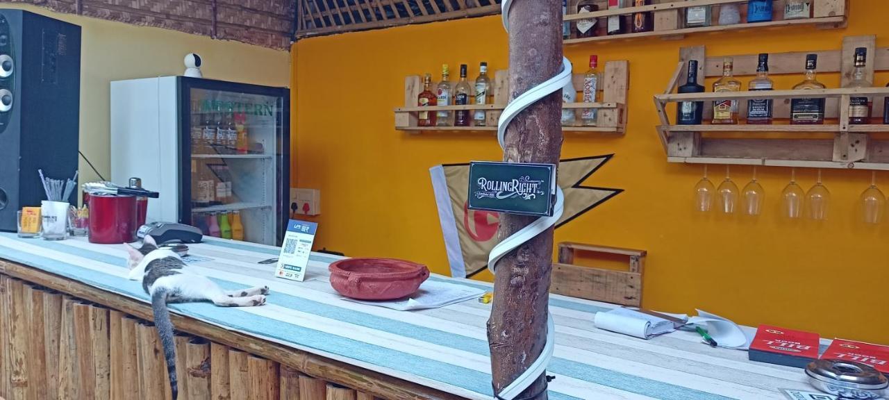 Red Monkeys Hostel Арамбол Екстериор снимка