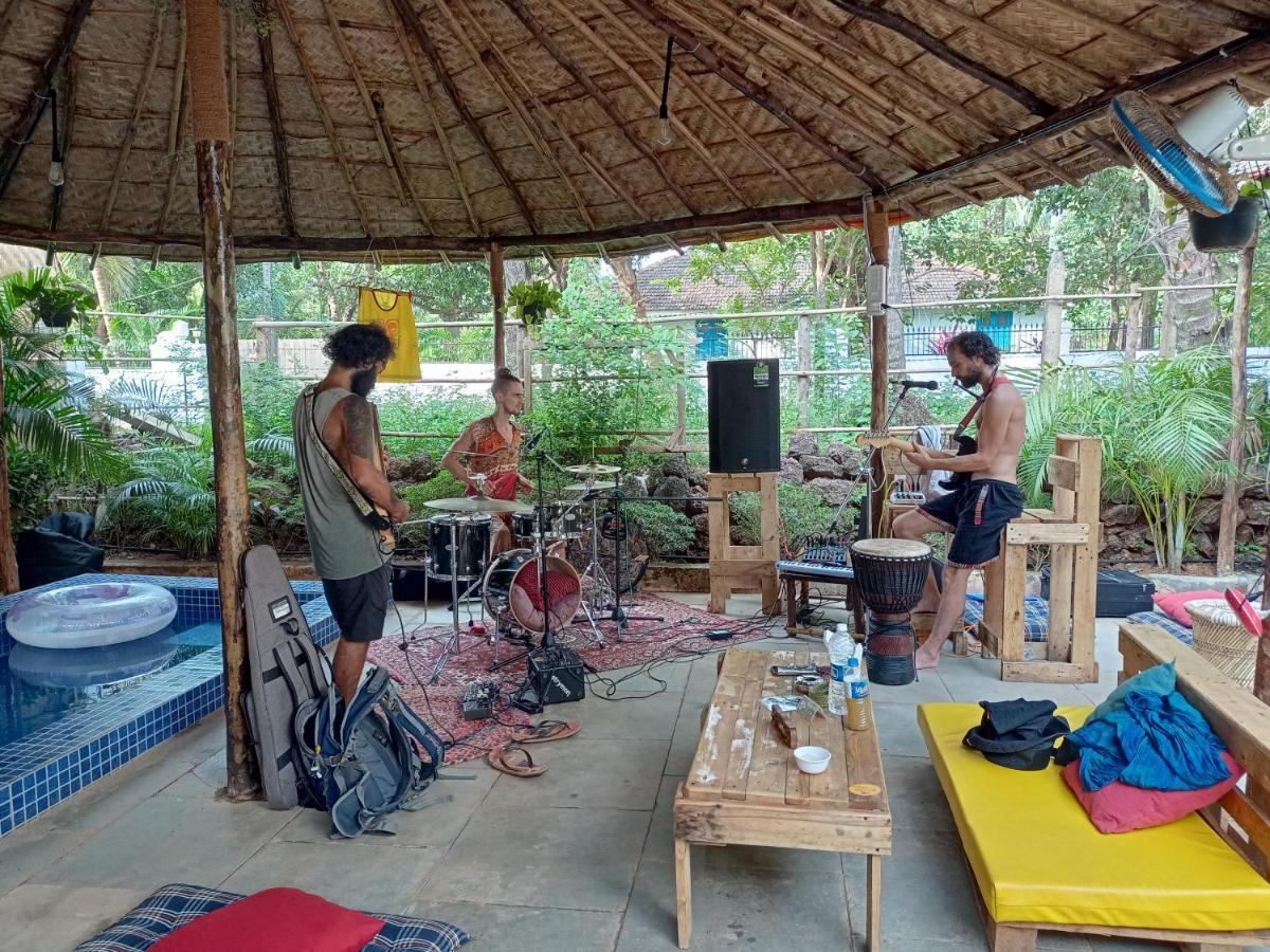 Red Monkeys Hostel Арамбол Екстериор снимка